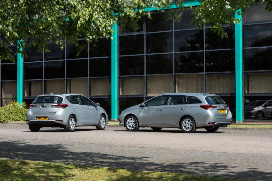  Toyota Auris 2015 года  (UK) (фото 43 из 43)